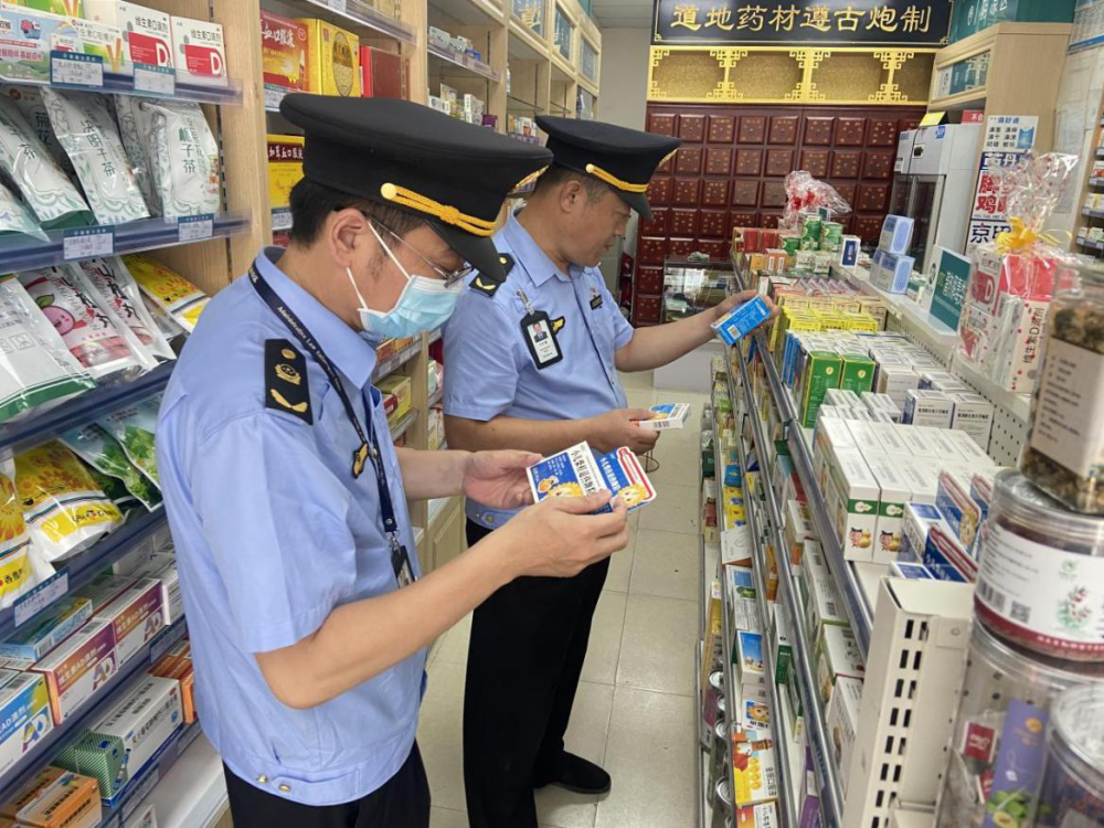金水區國基路監管所開展未成年人藥品專項檢查，保障藥品零售安全